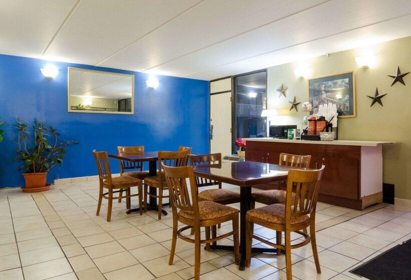 فندق Rodeway Inn Norcross