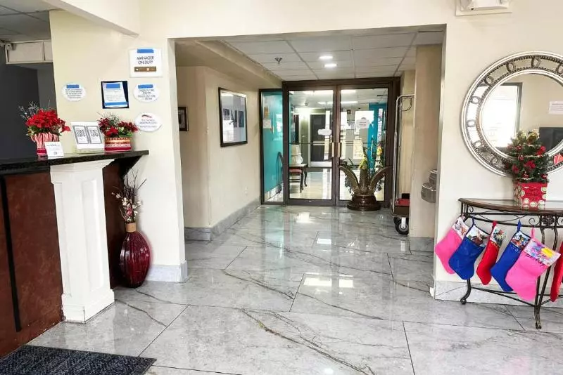 호텔 Rodeway Inn & Suites