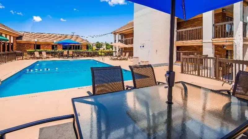 هتل Quality Inn & Suites Fayetteville I 95