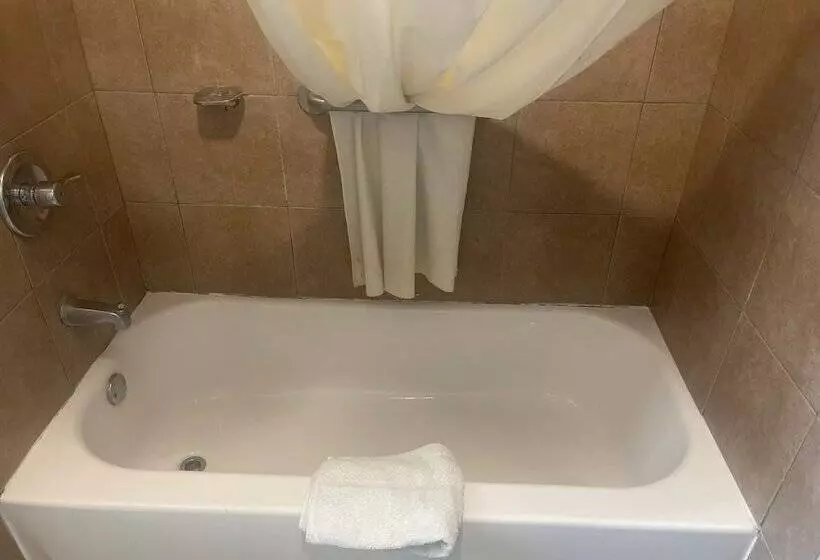 Отель Travelodge By Wyndham Junction City