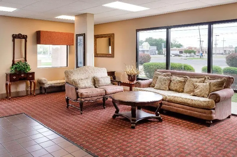 Motel 6 Cleveland, Ms   Delta State University