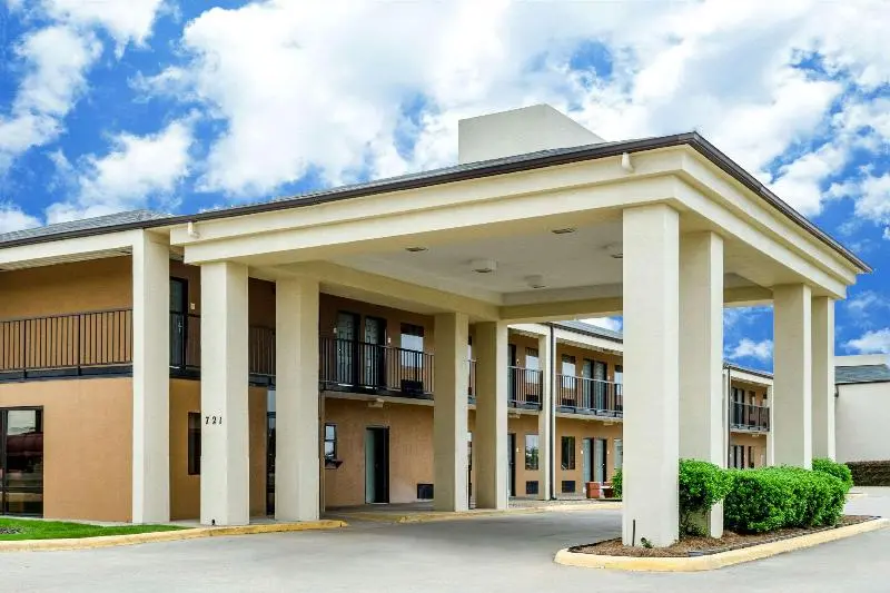 Motel 6 Cleveland, Ms   Delta State University