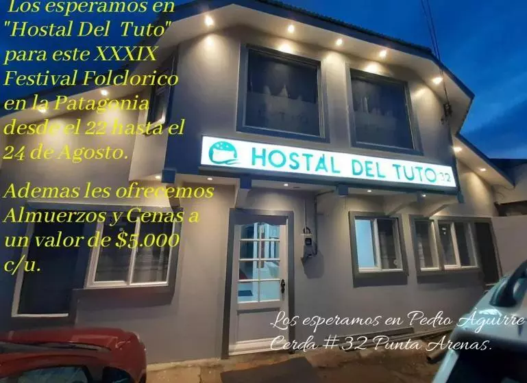 ユースホステル Hostal Del Tuto