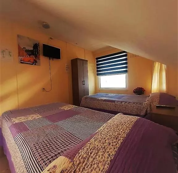 ユースホステル Hostal Del Tuto