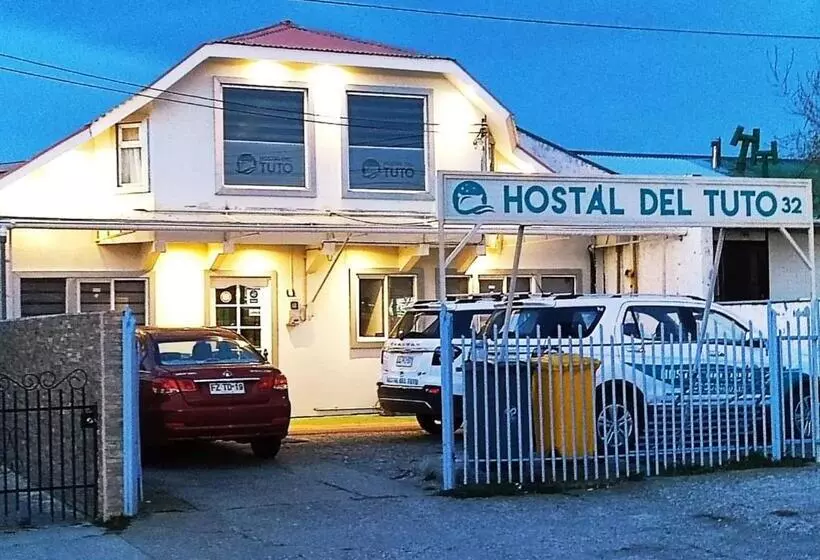 ユースホステル Hostal Del Tuto