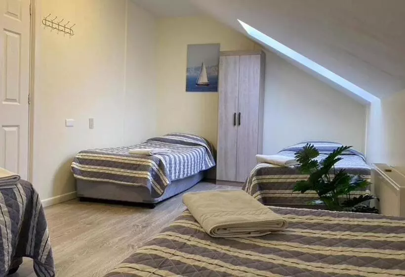ユースホステル Hostal Del Tuto