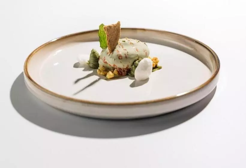 Dam Boutique Hotel & Restaurant