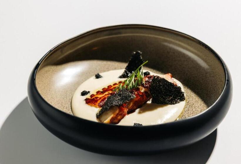 Dam Boutique Hotel & Restaurant