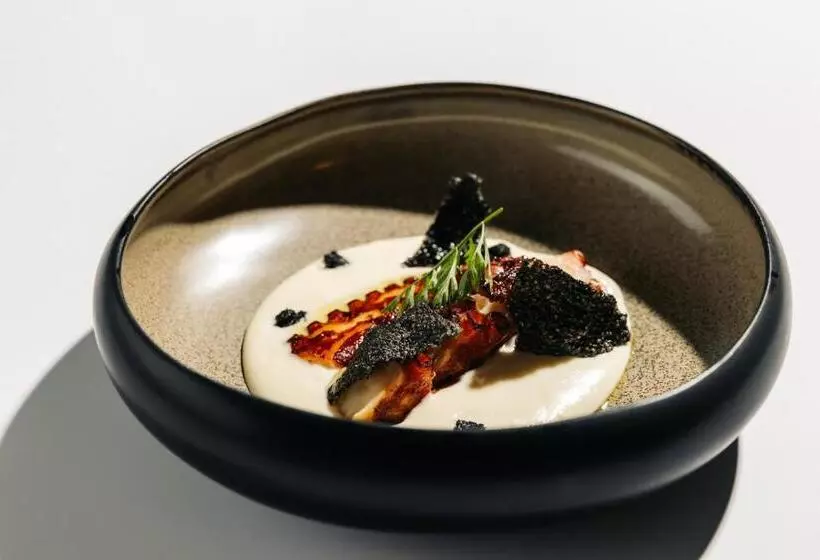 Dam Boutique Hotel & Restaurant