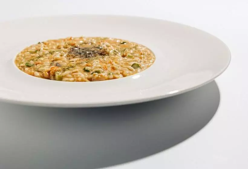 Dam Boutique Hotel & Restaurant