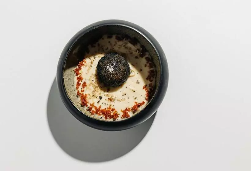 Dam Boutique Hotel & Restaurant