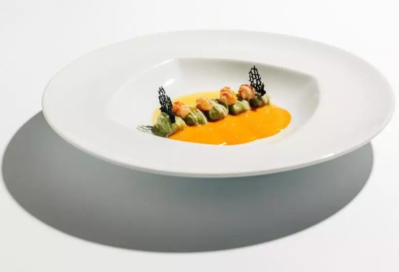 Dam Boutique Hotel & Restaurant