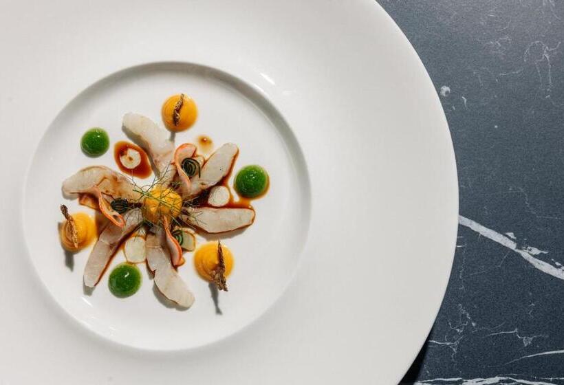 Dam Boutique Hotel & Restaurant