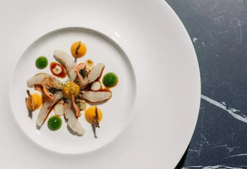 Dam Boutique Hotel & Restaurant