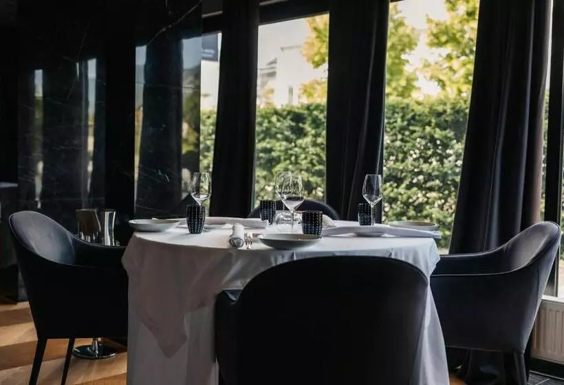 Dam Boutique Hotel & Restaurant