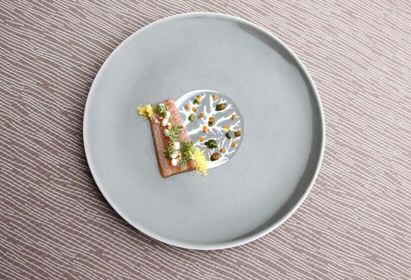 Dam Boutique Hotel & Restaurant