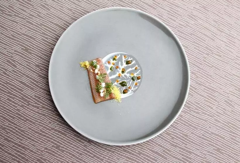 Dam Boutique Hotel & Restaurant