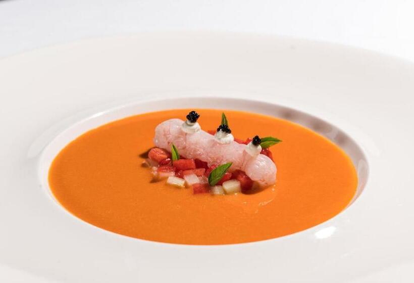 Dam Boutique Hotel & Restaurant