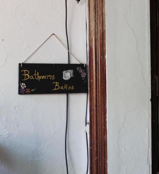 پانسیون Hostal Velvet Plaza