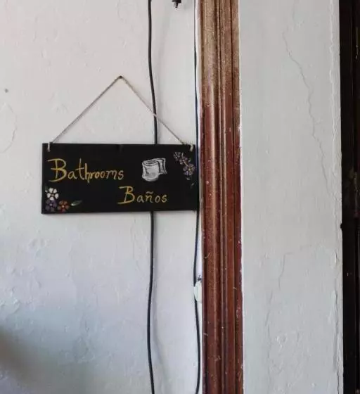 پانسیون Hostal Velvet Plaza