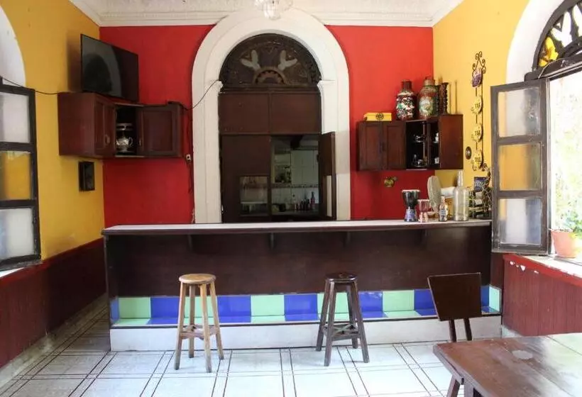 پانسیون Hostal Velvet Plaza