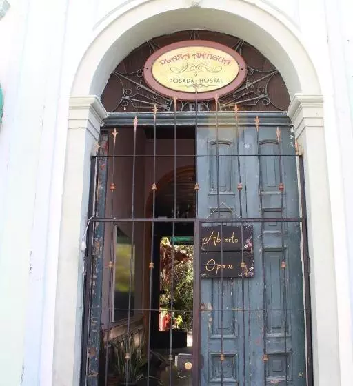 پانسیون Hostal Velvet Plaza