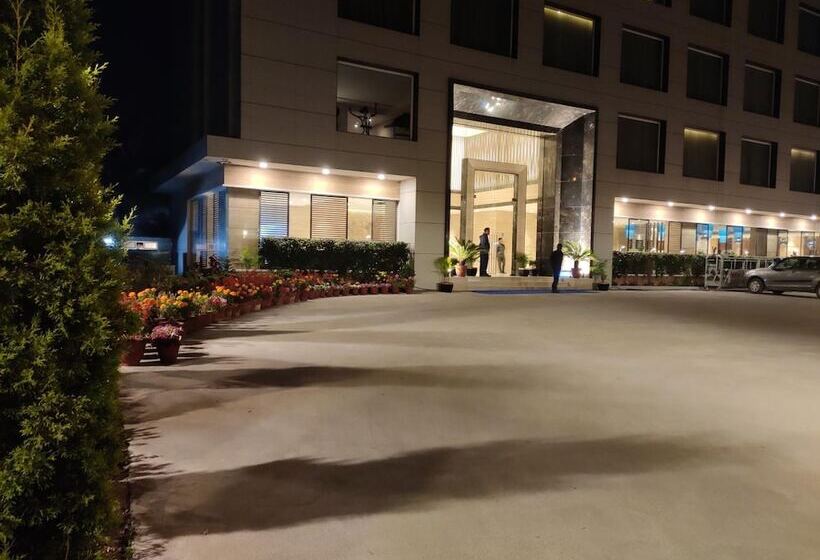 호텔 Novanta Jamshedpur