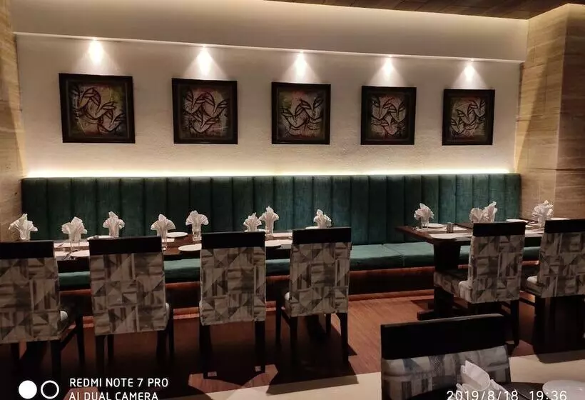 ホテル Novanta Jamshedpur