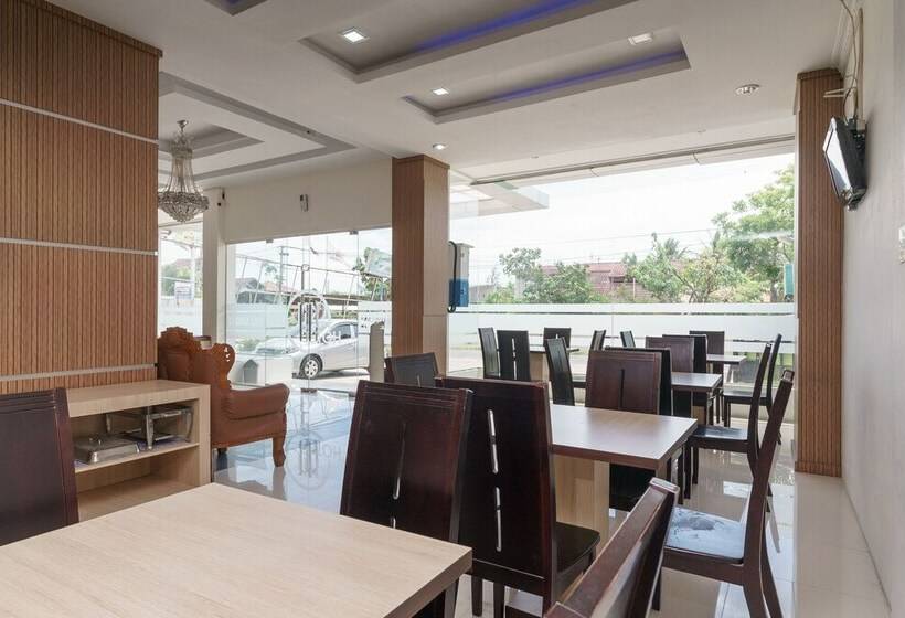 בית מלון כפרי Reddoorz Syariah Near Baiturrahman Aceh