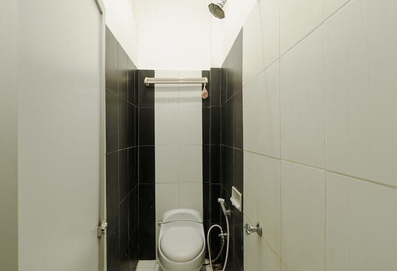 בית מלון כפרי Reddoorz Syariah Near Baiturrahman Aceh