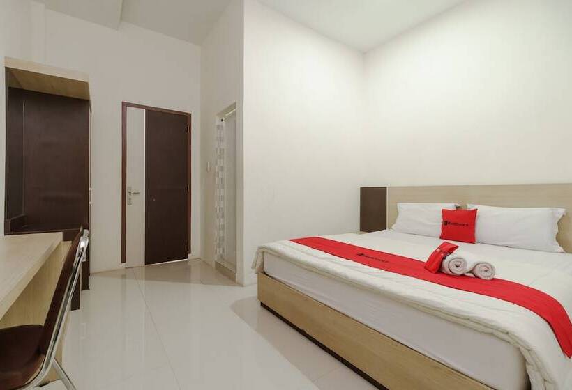 בית מלון כפרי Reddoorz Syariah Near Baiturrahman Aceh