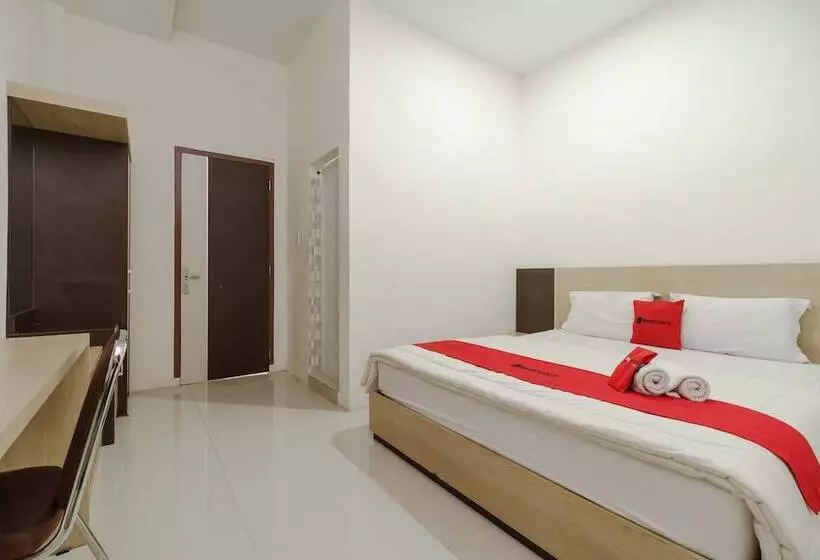 ホテル Reddoorz Syariah Near Baiturrahman Aceh