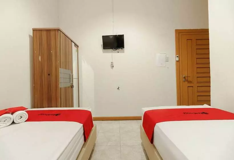 ホテル Reddoorz Syariah Near Baiturrahman Aceh
