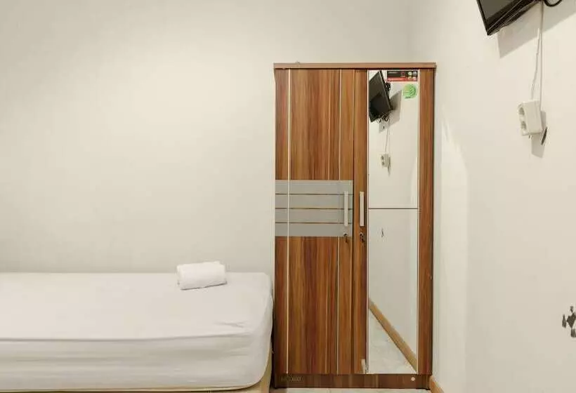 ホテル Reddoorz Syariah Near Baiturrahman Aceh