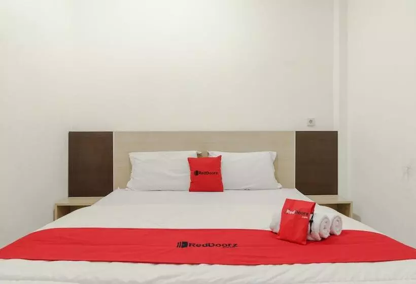 ホテル Reddoorz Syariah Near Baiturrahman Aceh