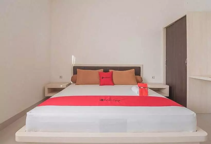 Hotelli Reddoorz Syariah @ Sarongge Cianjur