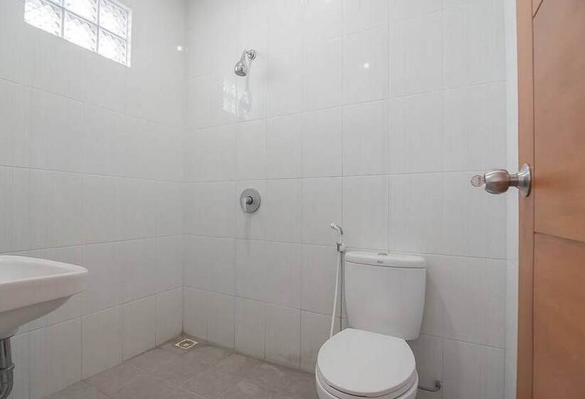 فندق Reddoorz Syariah @ Sarongge Cianjur