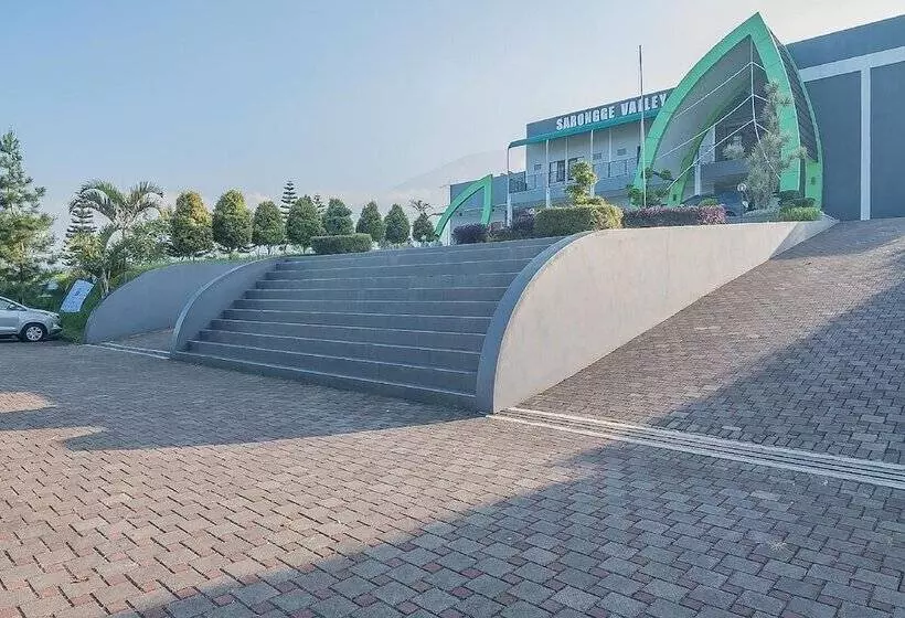 Hotelli Reddoorz Syariah @ Sarongge Cianjur