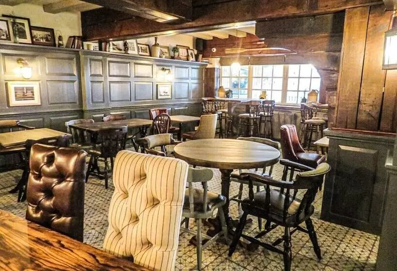 هتل The Spice Ship