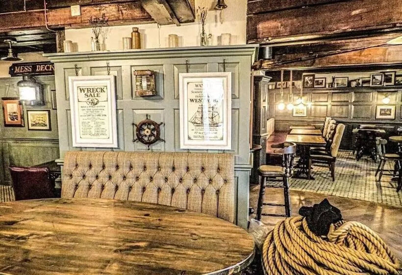 هتل The Spice Ship