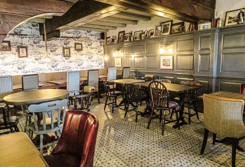 هتل The Spice Ship