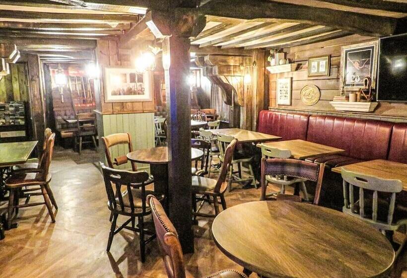 فندق The Spice Ship