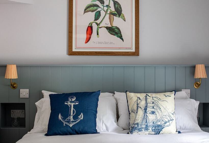 فندق The Spice Ship