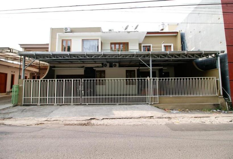 פנסיון Reddoorz @ Jalan Palagan