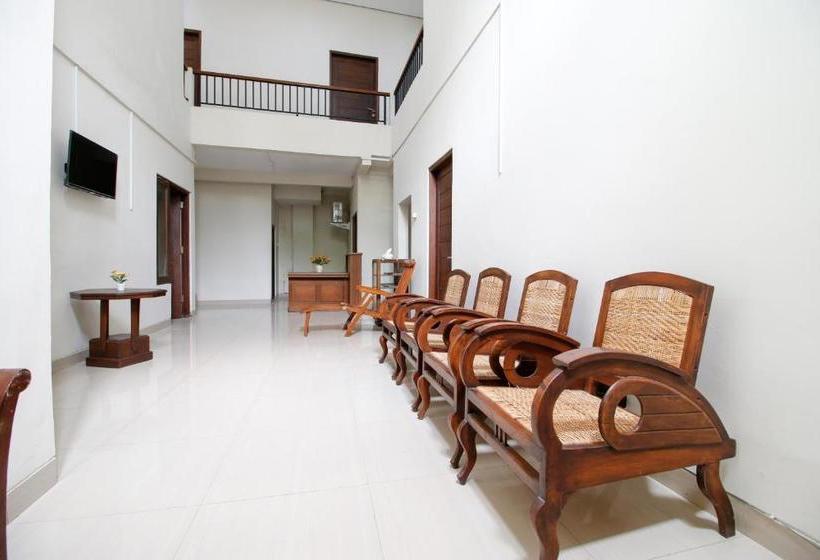 פנסיון Reddoorz @ Jalan Palagan