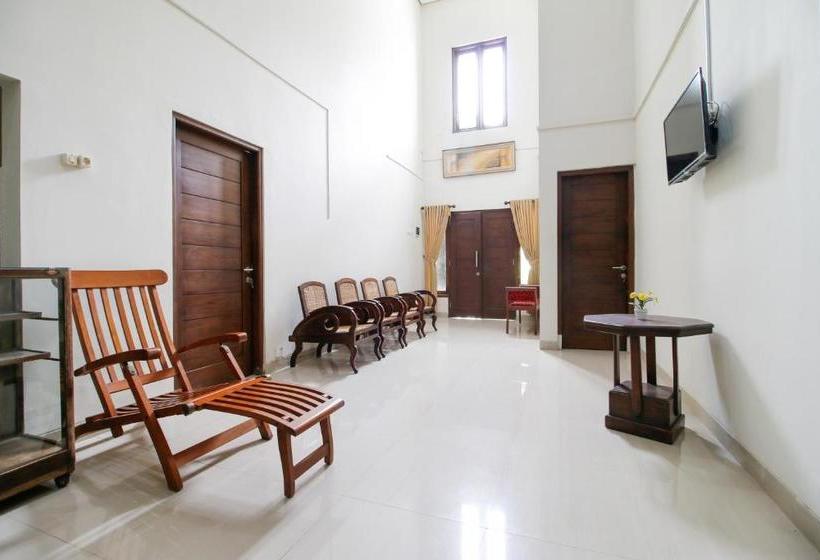 פנסיון Reddoorz @ Jalan Palagan