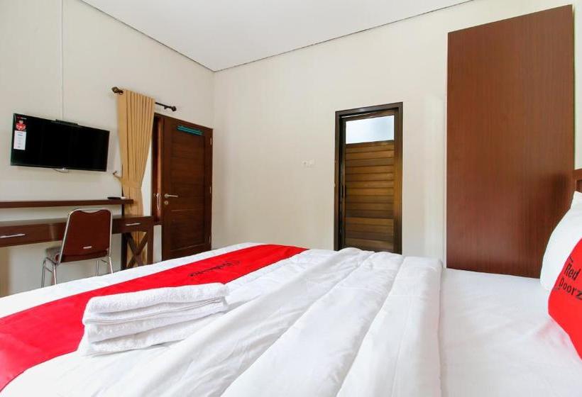 פנסיון Reddoorz @ Jalan Palagan