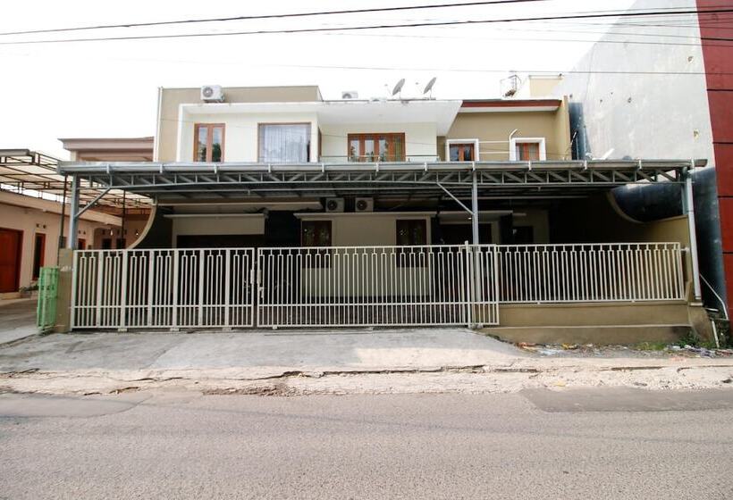 פנסיון Reddoorz @ Jalan Palagan