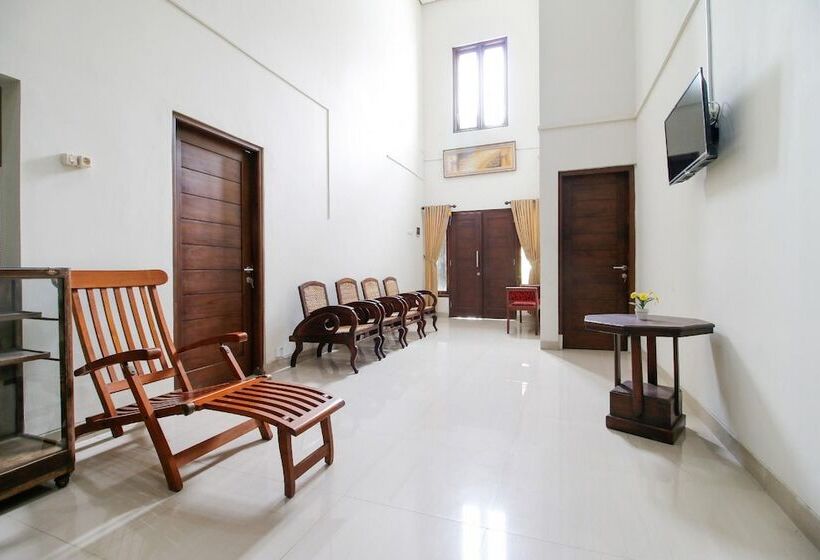 פנסיון Reddoorz @ Jalan Palagan