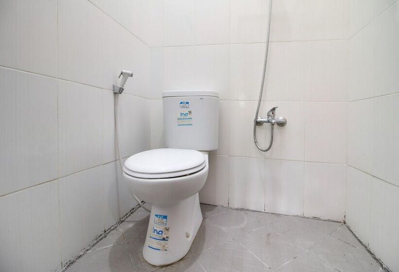 פנסיון Reddoorz @ Jalan Palagan